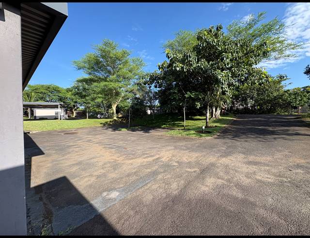 3 BEDROOM APARTMENT FOR SALE IN PALM LAKES ESTATE